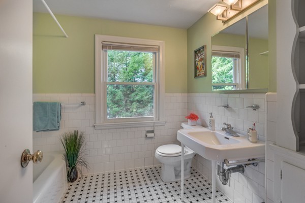 11 Vose Hill Road Milton, MA 02186 - Photo 24 of 29 Gallery Image 24