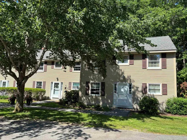 $310,000 | 4 Wolfeboro Common, Unit 4, Wolfeboro, NH 03894