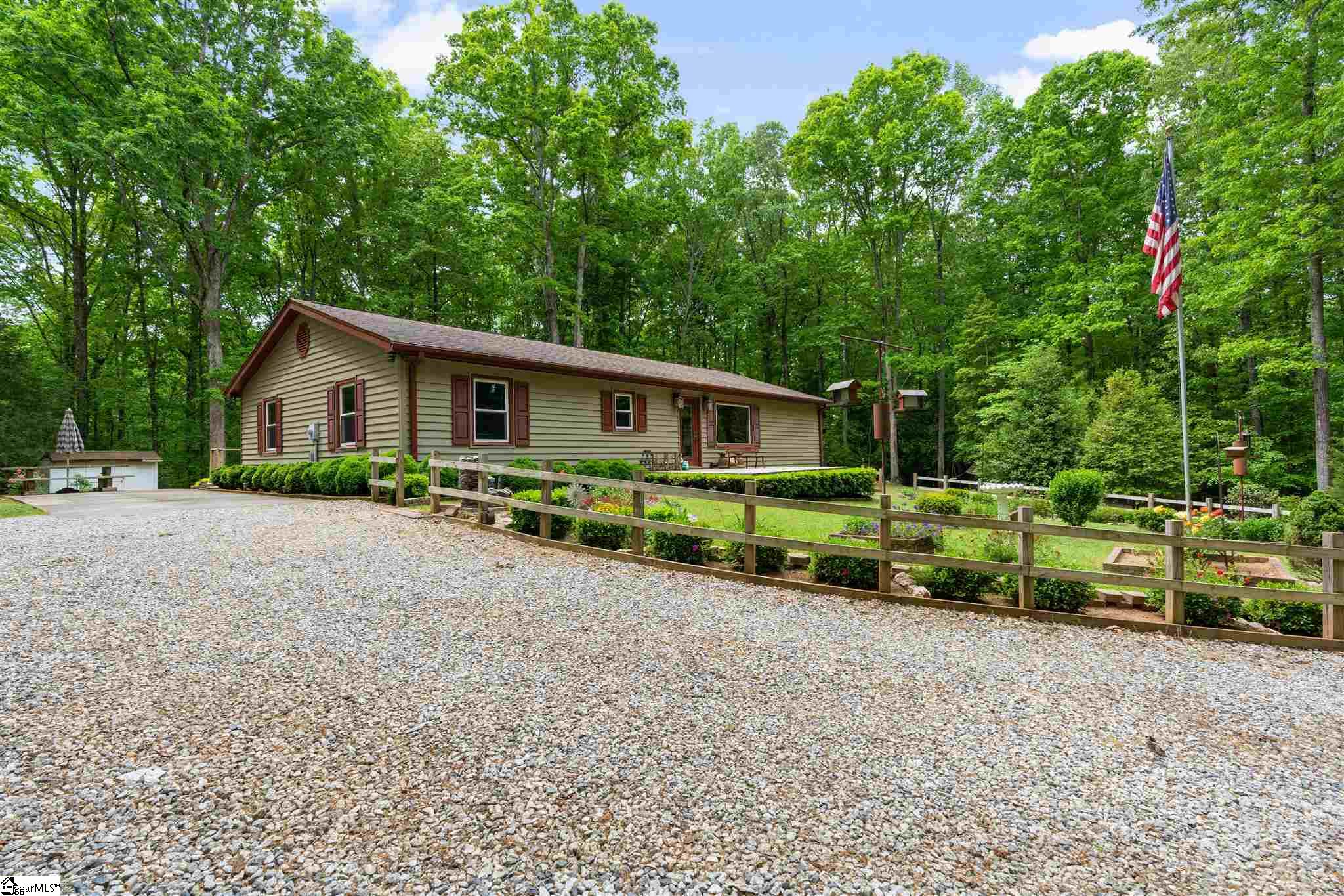 326 West Chapman Road Belton, SC 29627 - Photo 1 of 21