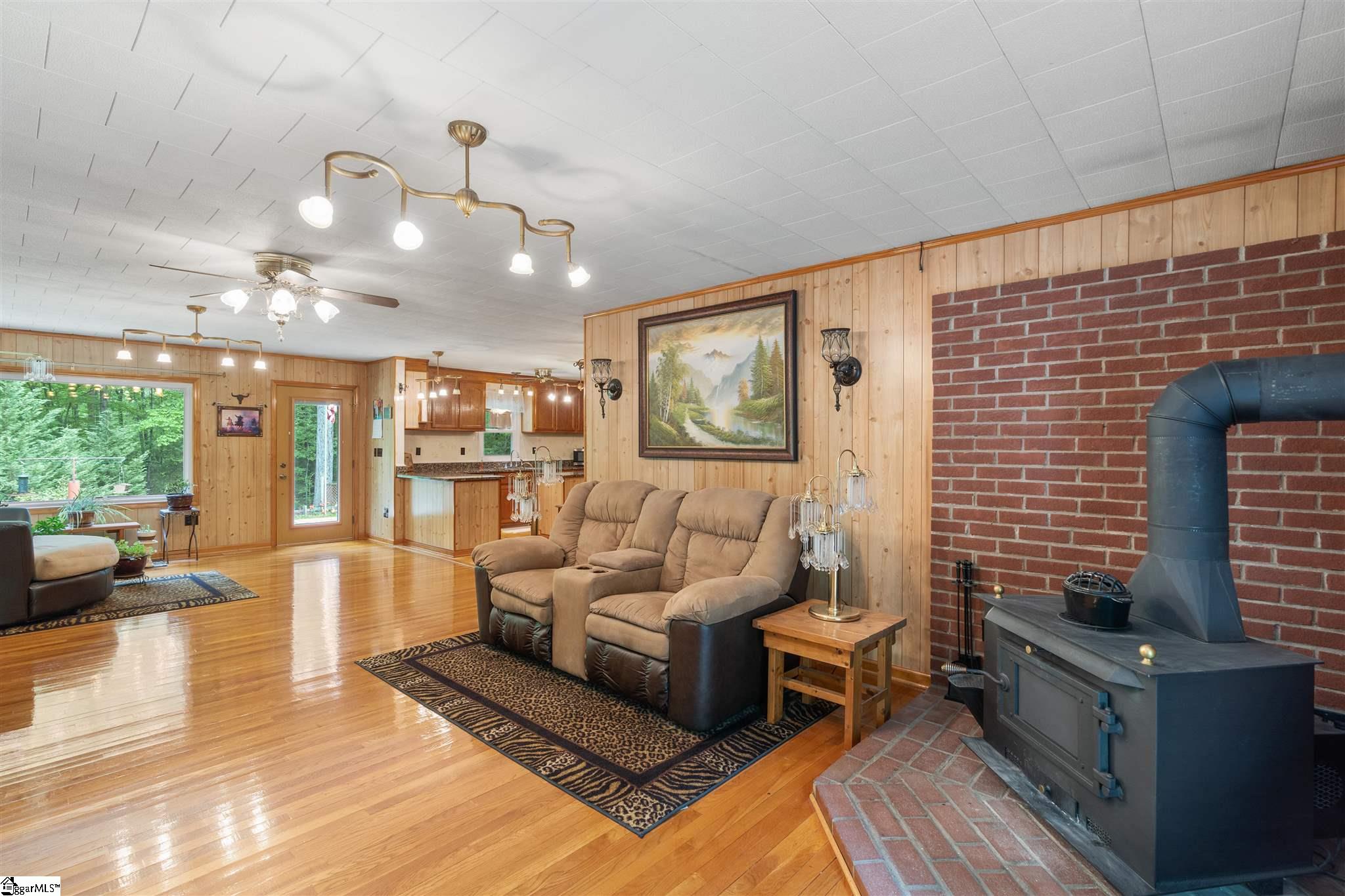 326 West Chapman Road Belton, SC 29627 - Photo 5 of 21