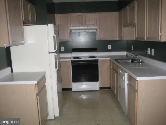 1015 Robin Hill Terrace Frederick, MD 21702 - Photo 11 of 13 Kitchen