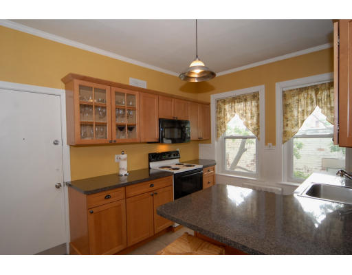 21 Warwick Road, Unit 5 Brookline, MA 02445 - Photo 4 of 6