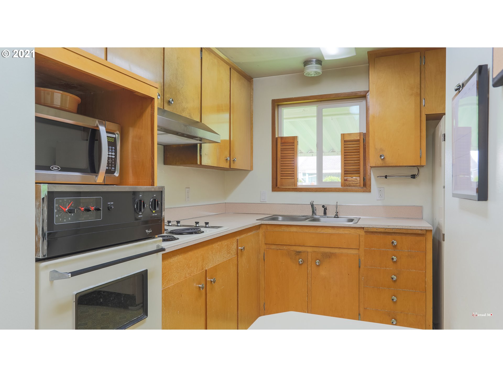 1769 Thompson Road Woodburn, OR 97071 - Photo 13 of 17 Gallery Image 13
