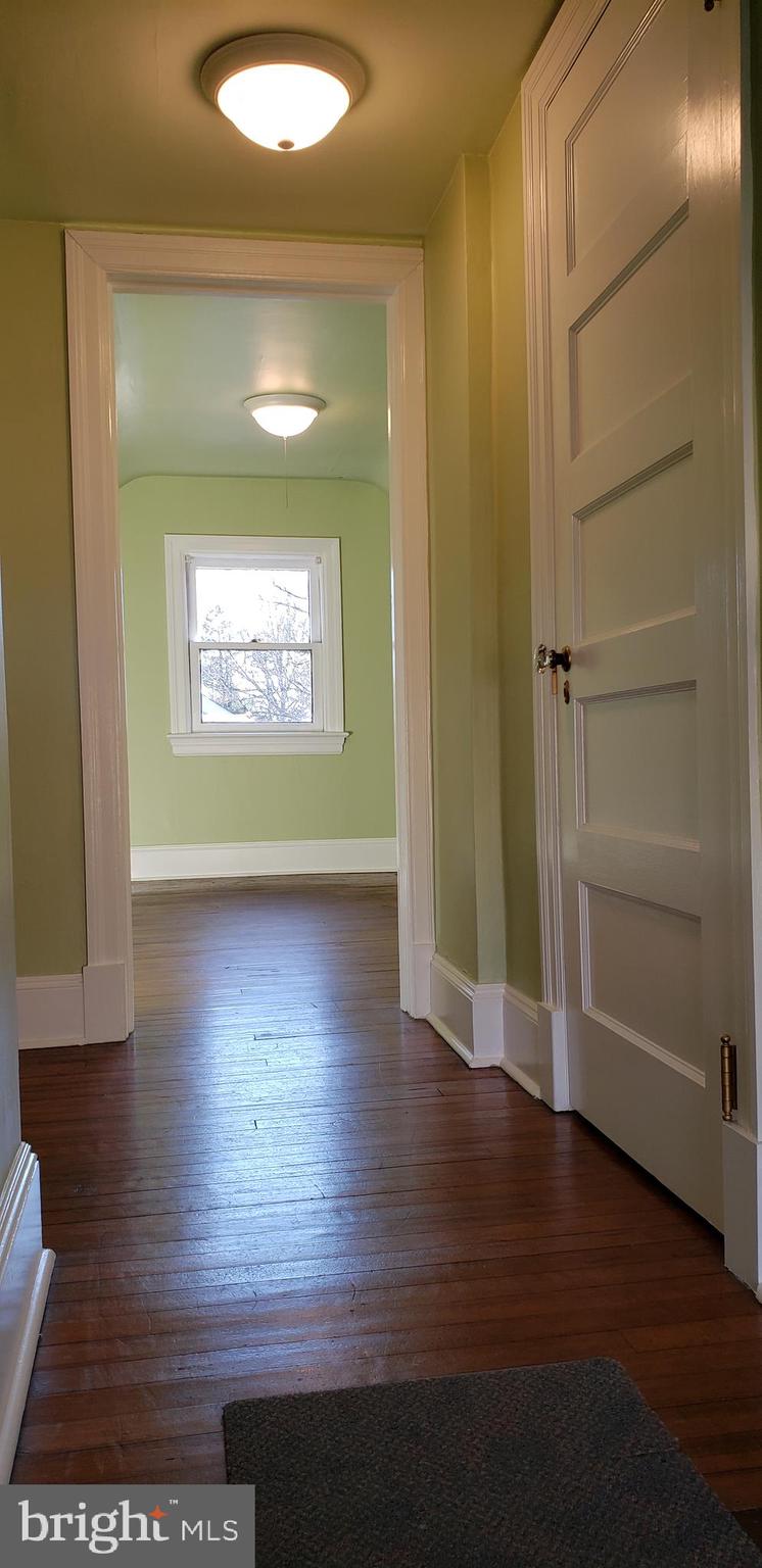 116 Renfrew Avenue Trenton, NJ 08618 - Photo 30 of 36 3rd floor hallway