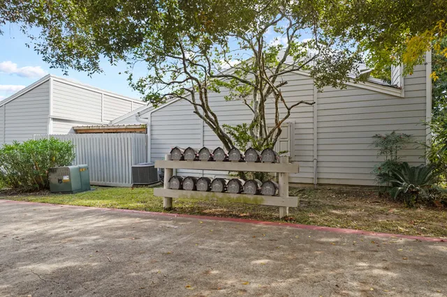 $225,000 | 8 Hideaway Drive, Friendswood, TX 77546