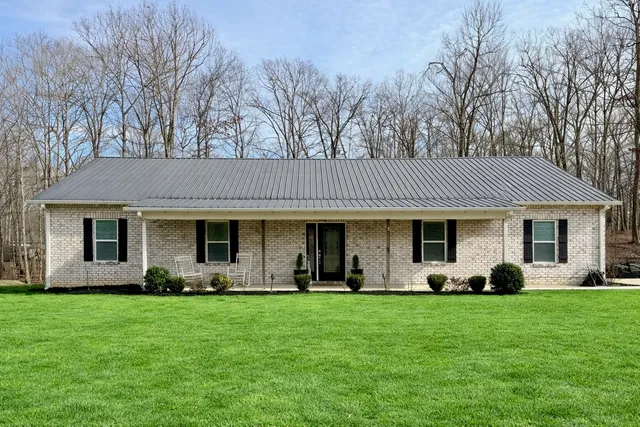 $469,995 | 8011 Valley Road, Nunnelly, TN 37137