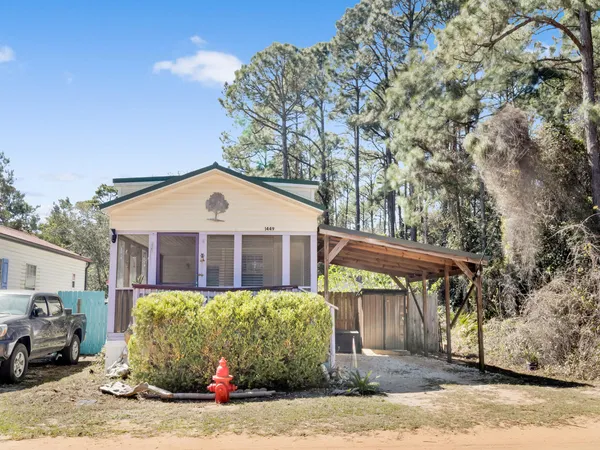 $1,400 | 1449 Suncrest Street, Gulf Breeze, FL 32563