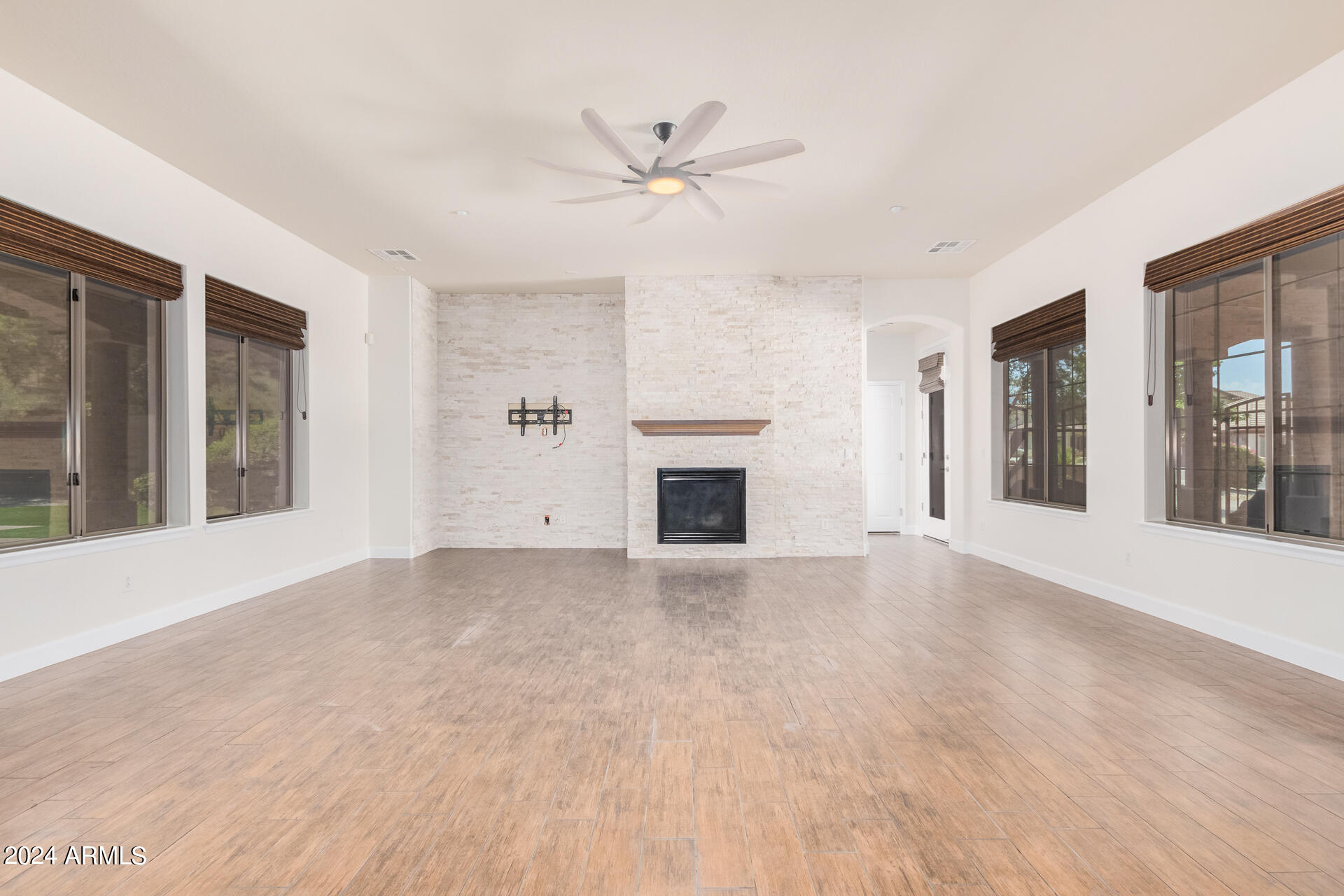5713 West Rowel Road Phoenix, AZ 85083 - Photo 11 of 60 0009-09 - Rowel 5713