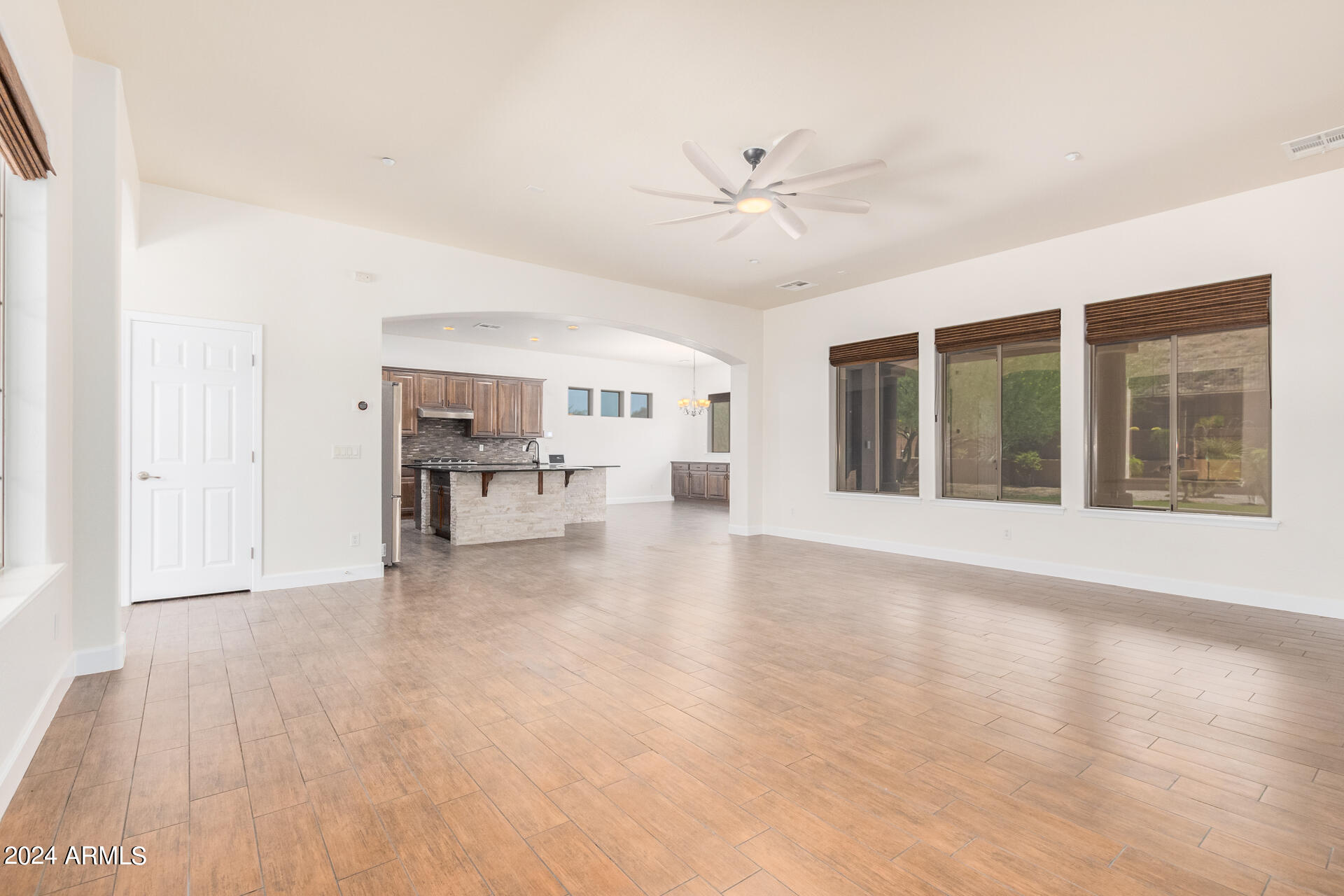 5713 West Rowel Road Phoenix, AZ 85083 - Photo 13 of 60 0011-11 - Rowel 5713