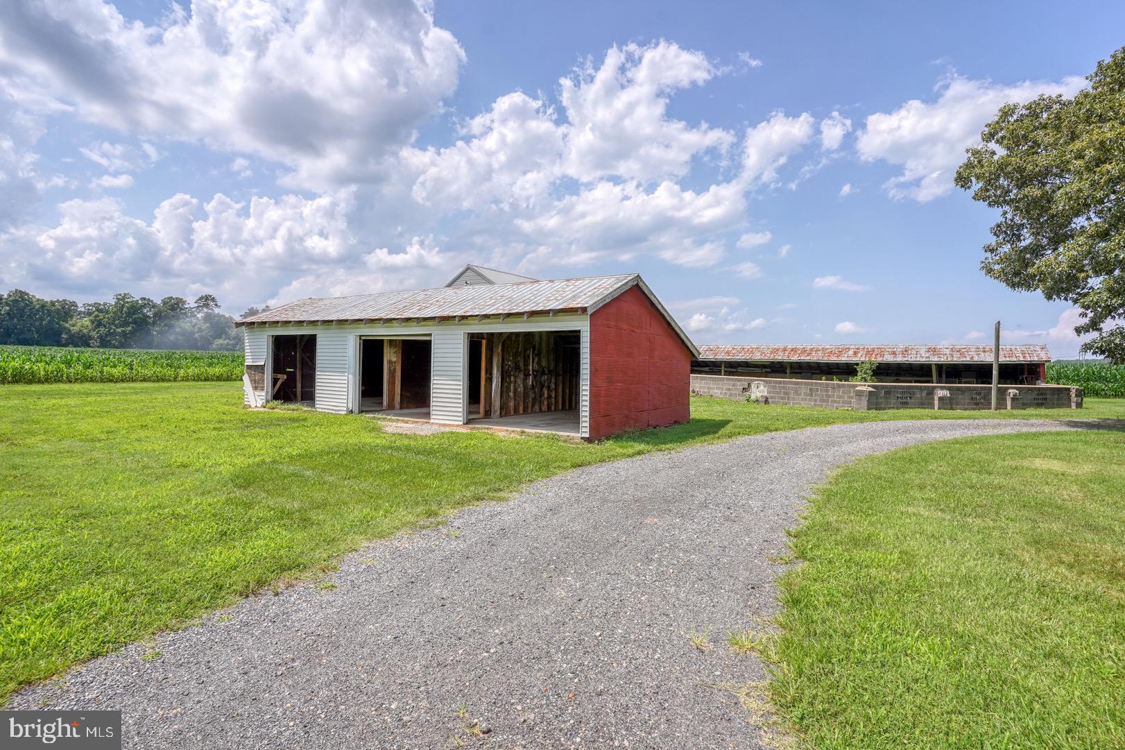 8000 Calhoun Road Milford, DE 19963 - Photo 3 of 38 3 separate garages