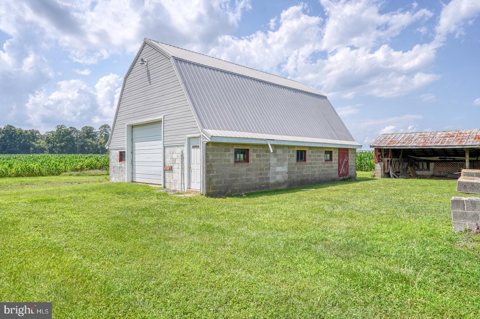 8000 Calhoun Road Milford, DE 19963 - Photo 4 of 38 Pole Barn