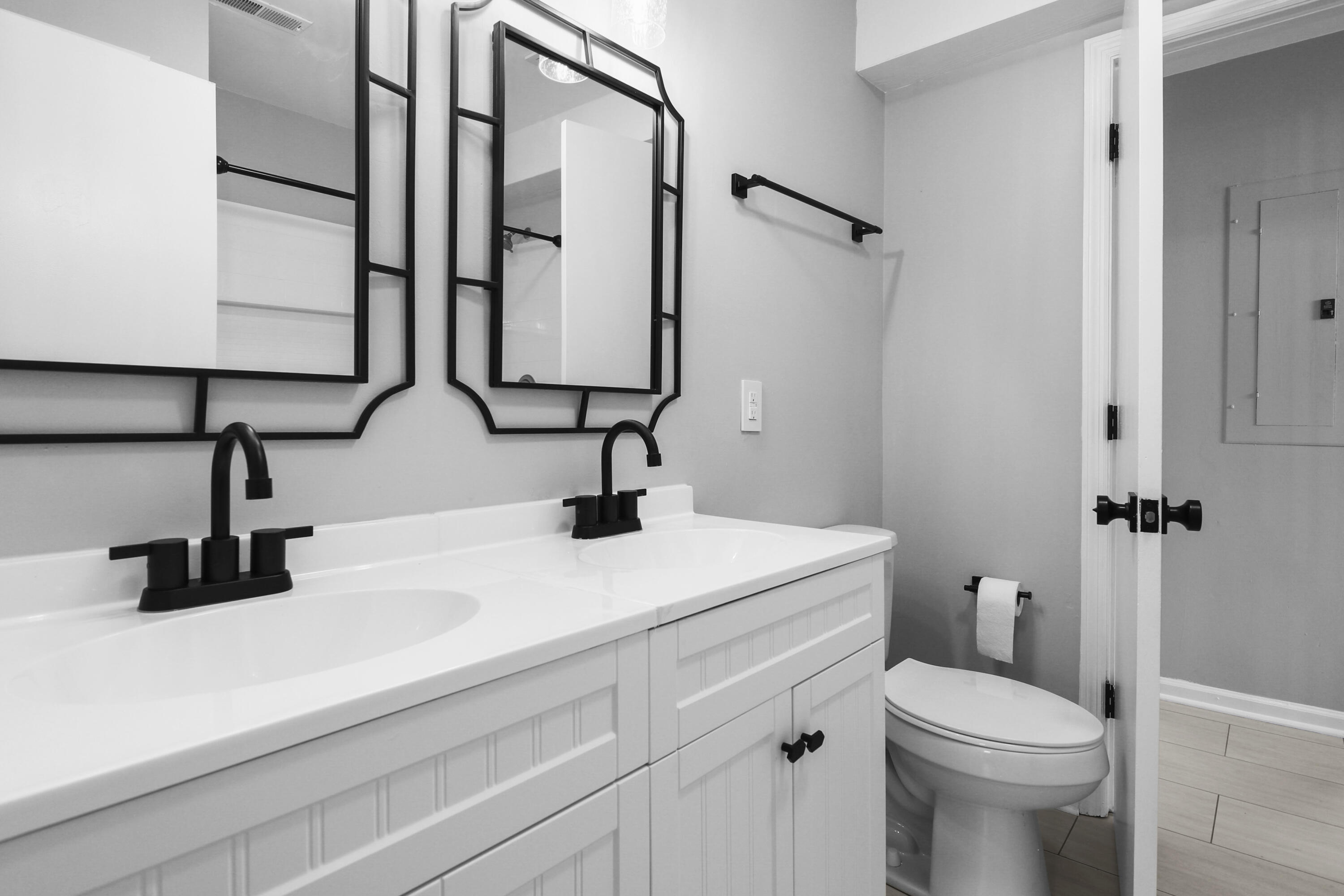 627 Rutledge Avenue, Unit B Charleston, SC 29403 - Photo 21 of 32 IMG_2108