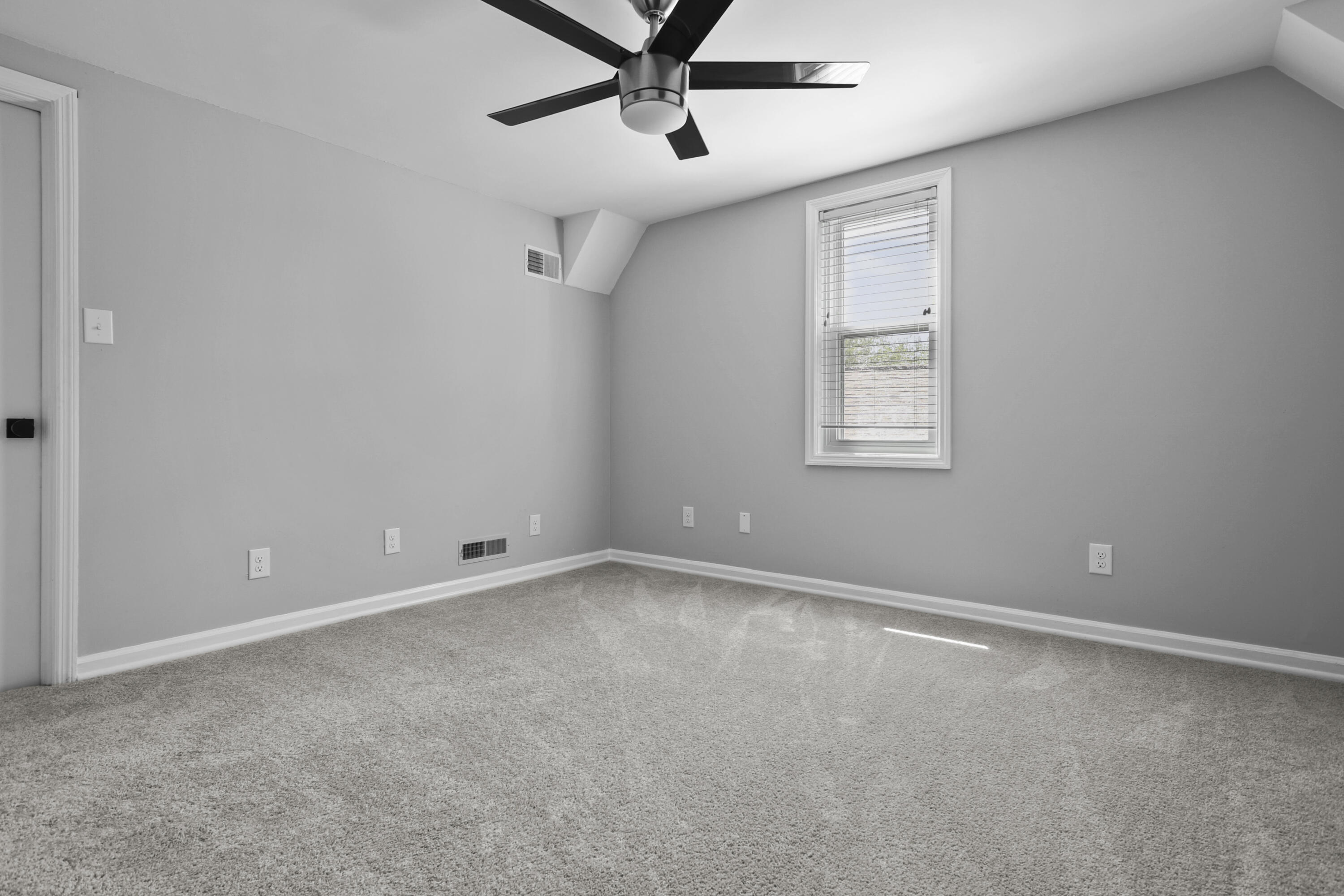 627 Rutledge Avenue, Unit B Charleston, SC 29403 - Photo 25 of 32 IMG_2055