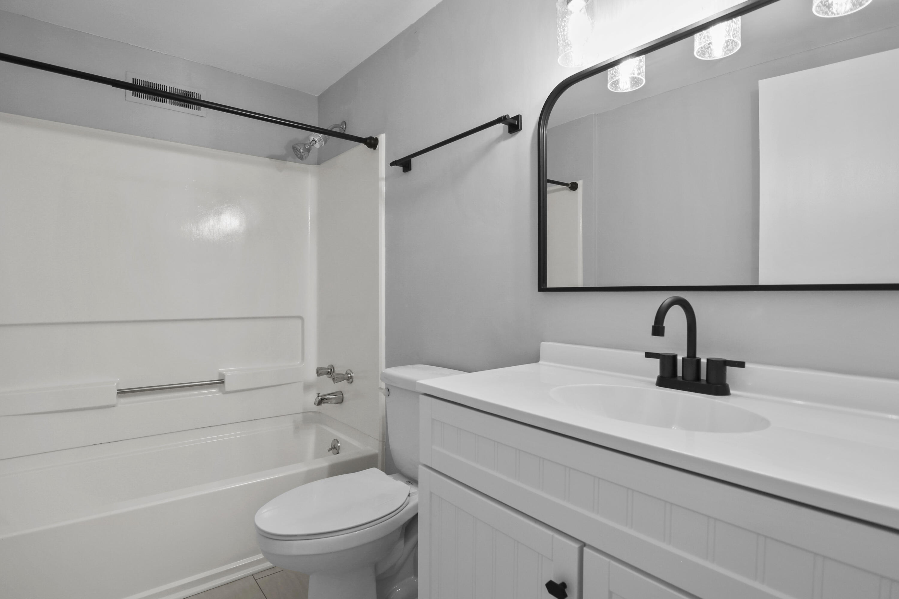 627 Rutledge Avenue, Unit B Charleston, SC 29403 - Photo 26 of 32 IMG_2060
