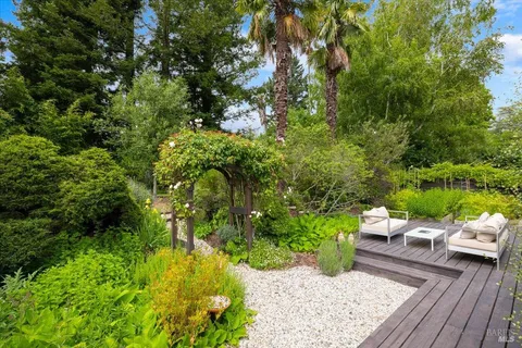 $1,375,000 | 7960 Bella Vista Drive, Sebastopol, CA 95472