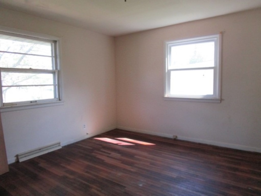 2824 West James Road Peoria, IL 61615 - Photo 11 of 16 Gallery Image 11
