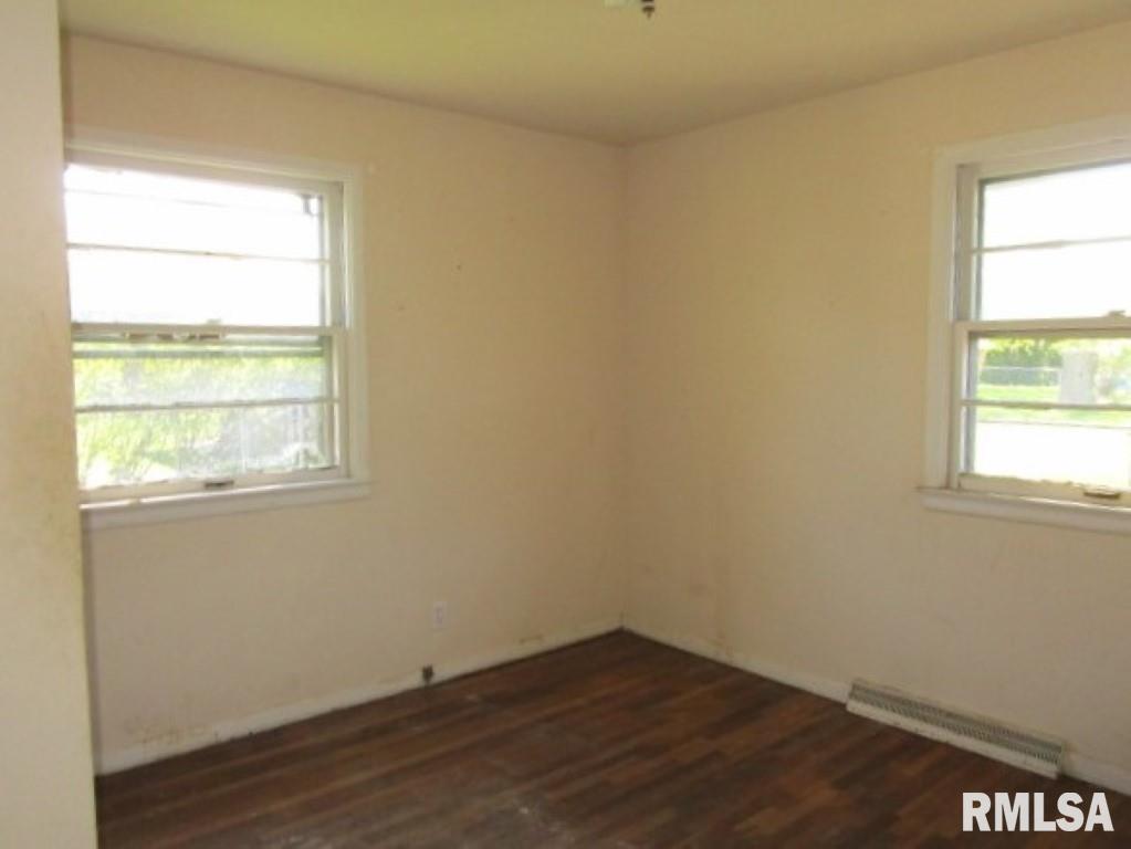 2824 West James Road Peoria, IL 61615 - Photo 12 of 16 Gallery Image 12