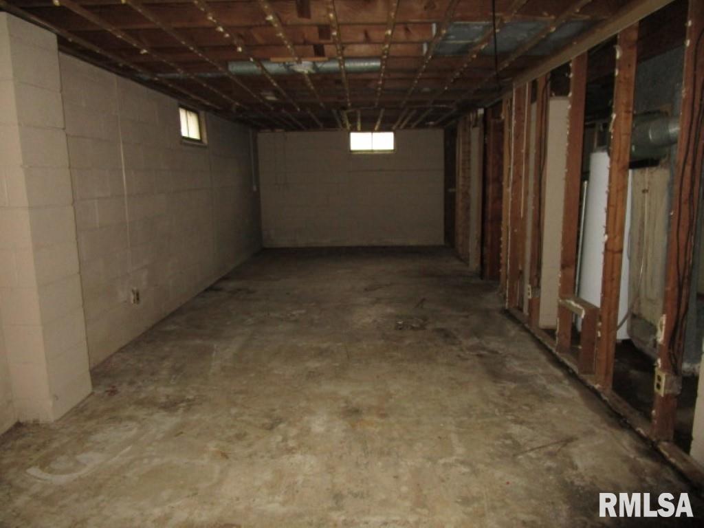 2824 West James Road Peoria, IL 61615 - Photo 14 of 16 Gallery Image 14