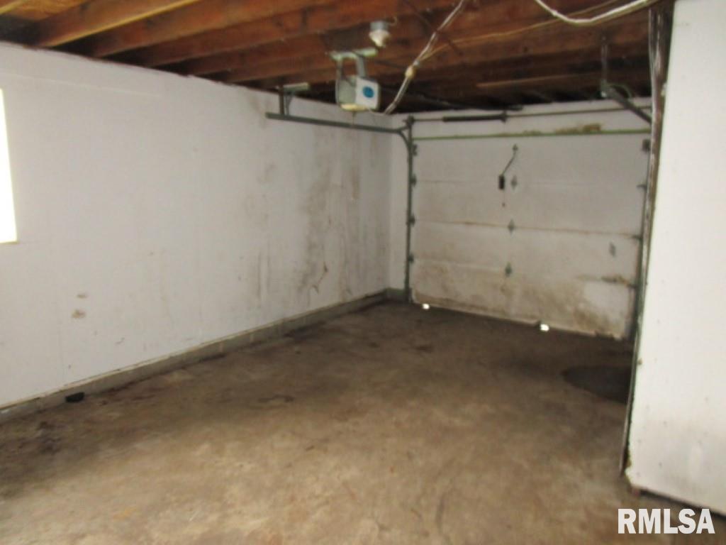 2824 West James Road Peoria, IL 61615 - Photo 15 of 16 Gallery Image 15