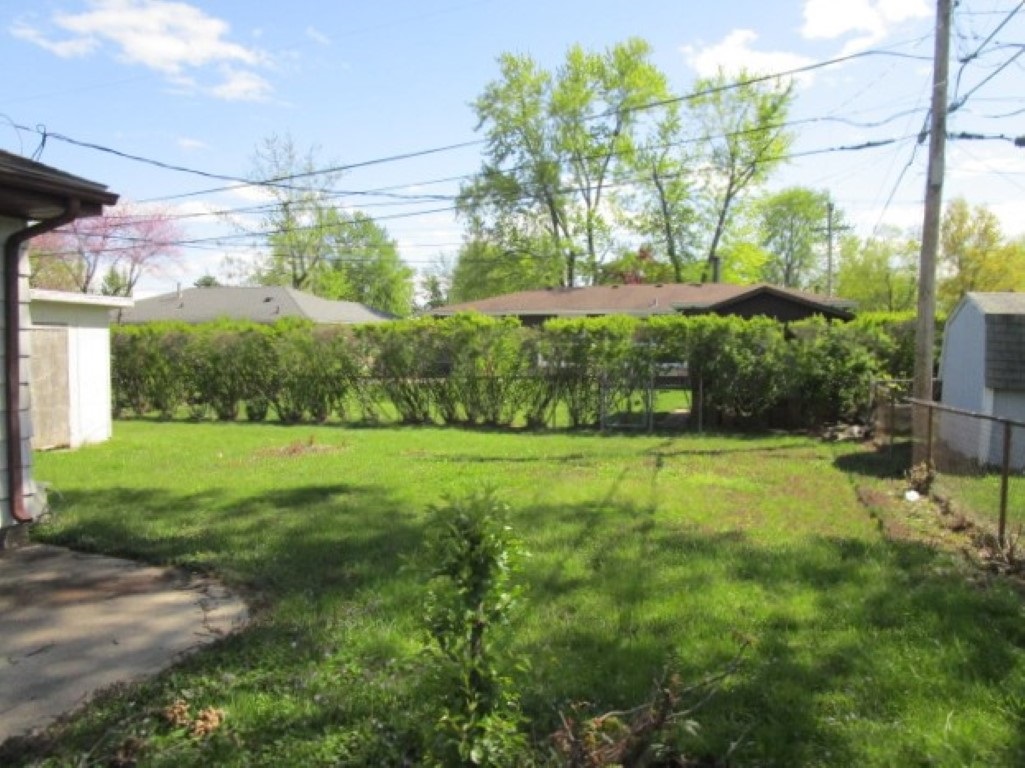 2824 West James Road Peoria, IL 61615 - Photo 3 of 16 Gallery Image 3