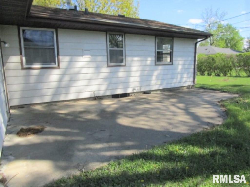 2824 West James Road Peoria, IL 61615 - Photo 4 of 16 Gallery Image 4