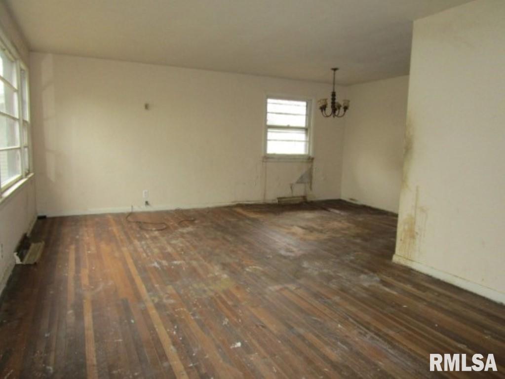2824 West James Road Peoria, IL 61615 - Photo 7 of 16 Gallery Image 7