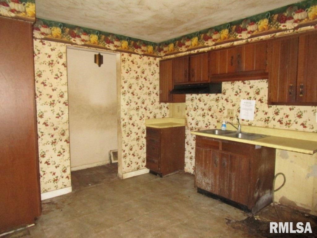 2824 West James Road Peoria, IL 61615 - Photo 10 of 16 Gallery Image 10