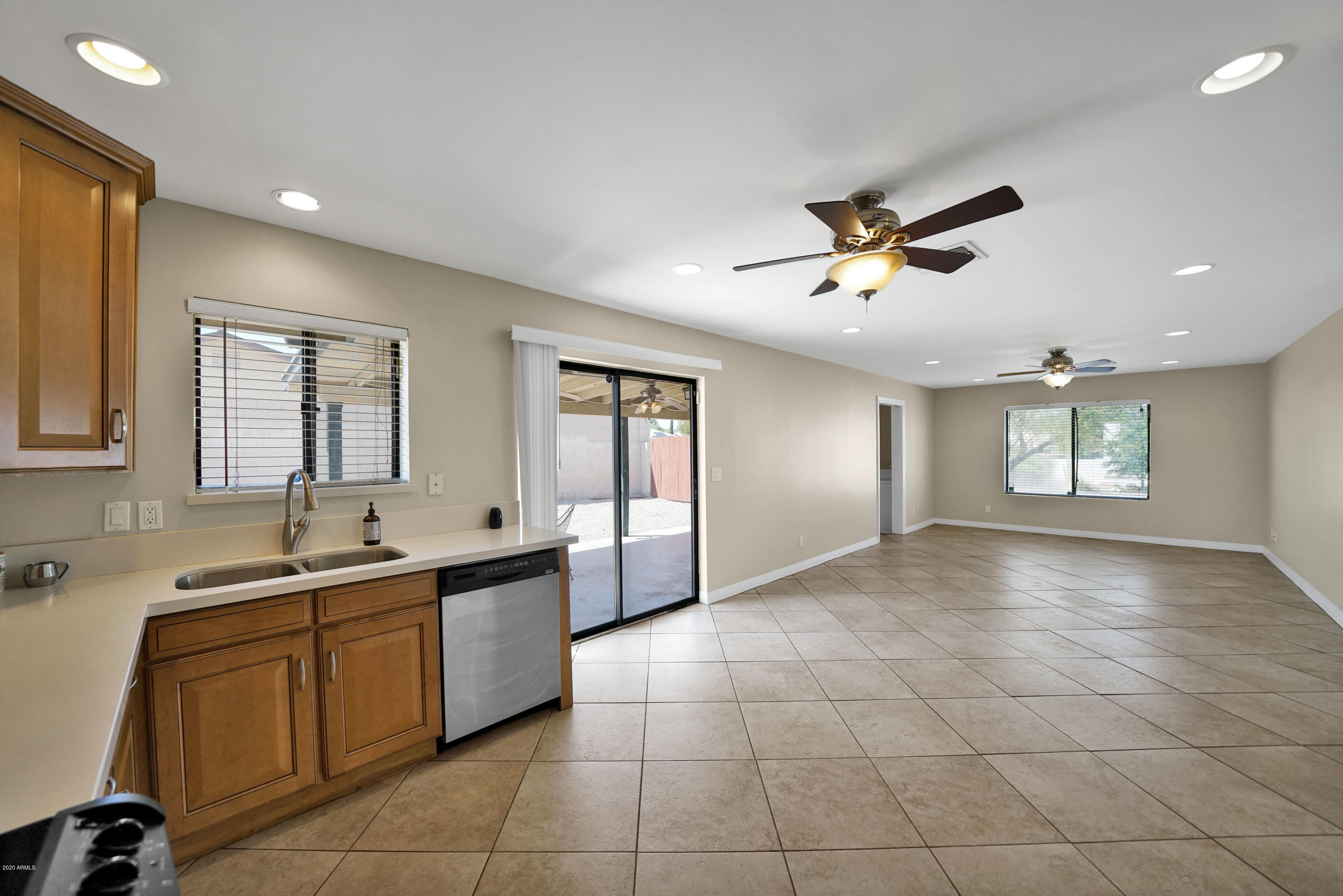 1931 East Presidio Road Phoenix, AZ 85022 - Photo 13 of 29 DSC08551