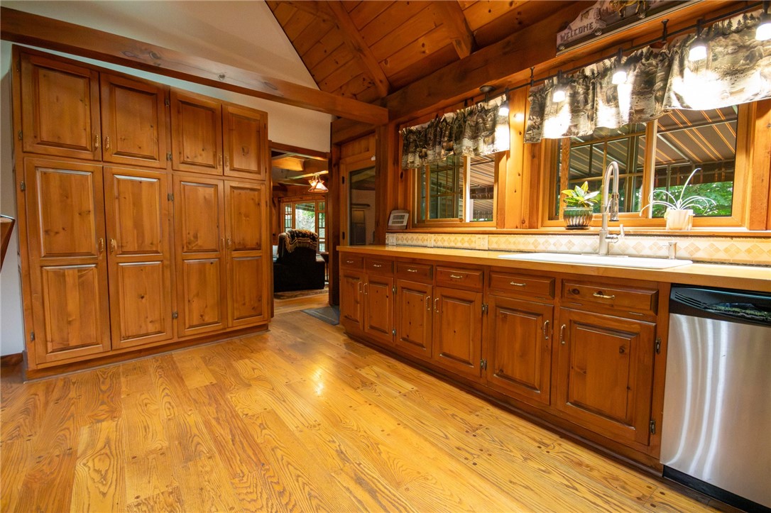 6767 Nelson Road Lincoln, NY 13032 - Photo 31 of 49 kitchen