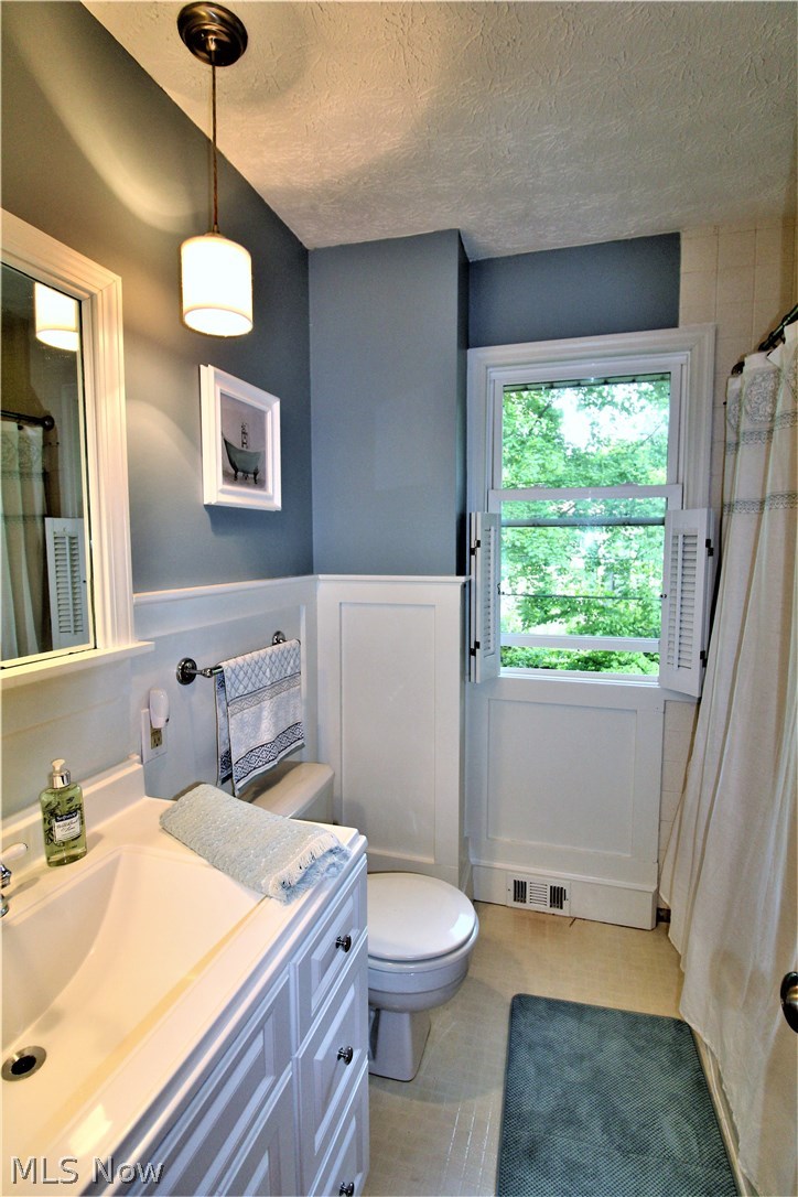 2887 Lee Road Silver Lake, OH 44224 - Photo 18 of 24 Main Full Bath