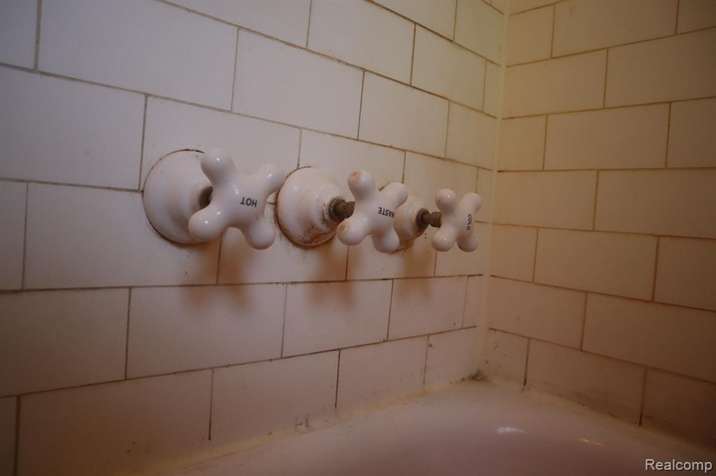 4405 Yorkshire Road Detroit, MI 48224 - Photo 39 of 78