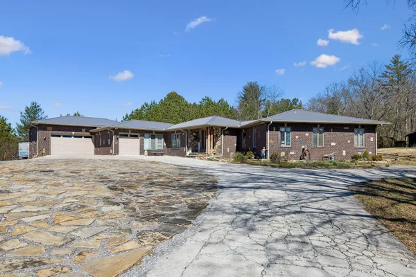 $824,900 | 1372 Short Mountain Road, McMinnville, TN 37110
