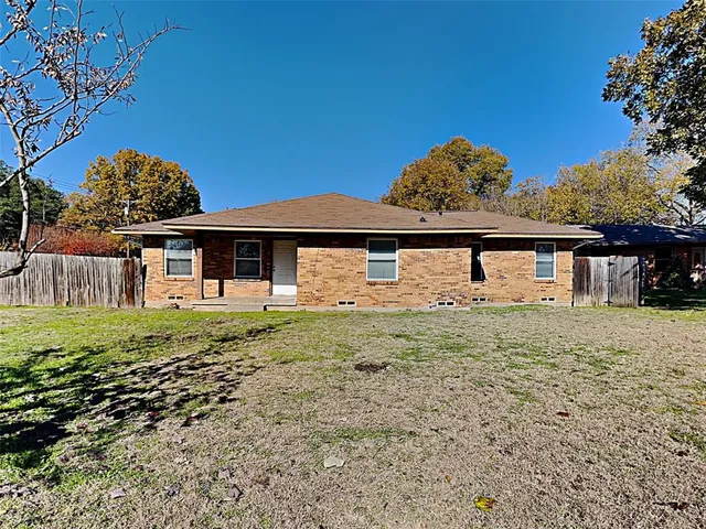 $1,554 | 649 West Main Street, Lancaster, TX 75146