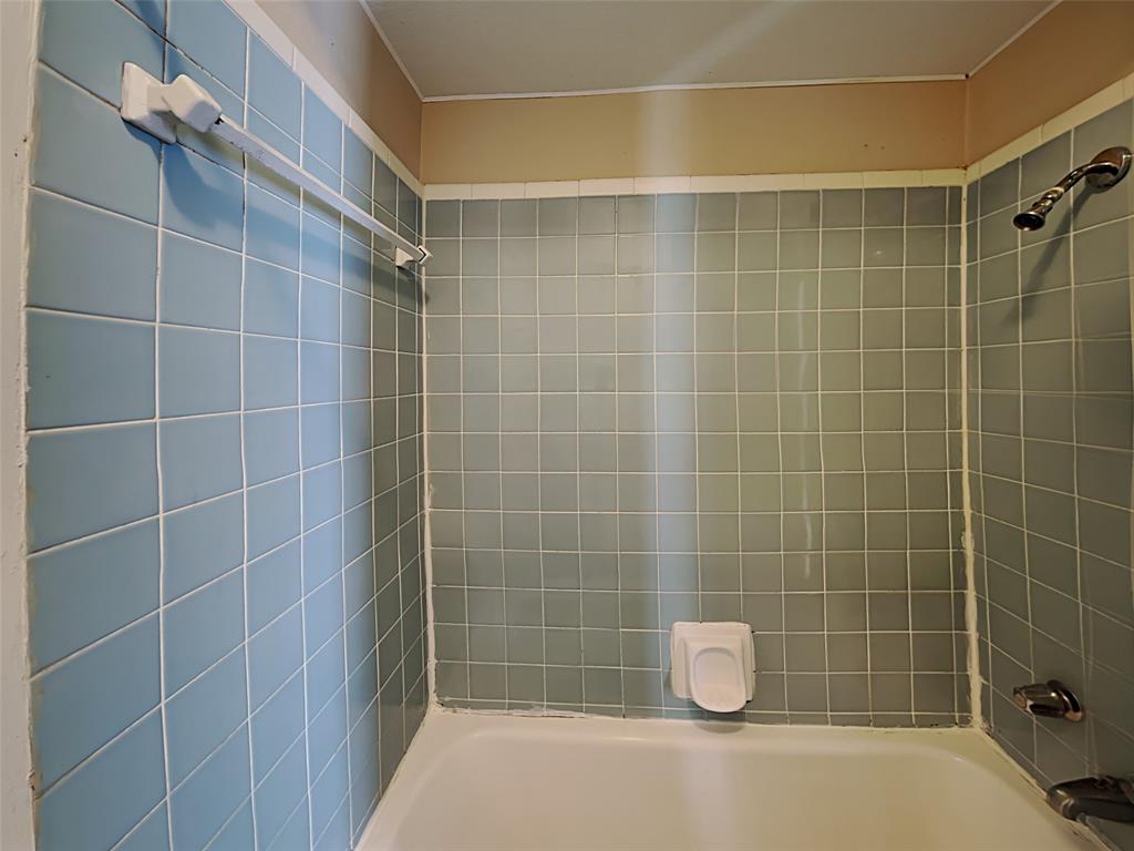 649 West Main Street Lancaster, TX 75146 - Photo 6 of 14 Bathroom with shower / tub combination