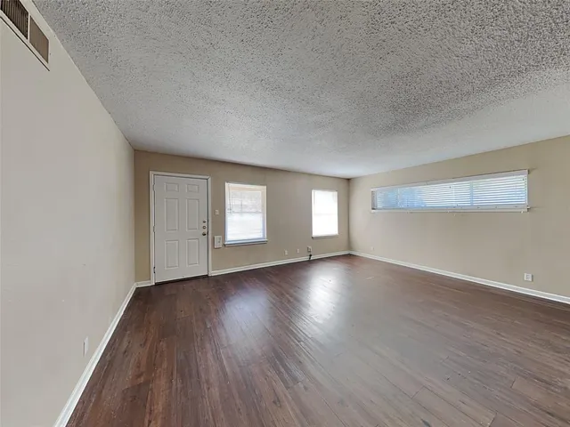 $1,554 | 649 West Main Street, Lancaster, TX 75146