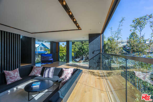 21 27th Avenue Venice, CA 90291 - Photo 16 of 37