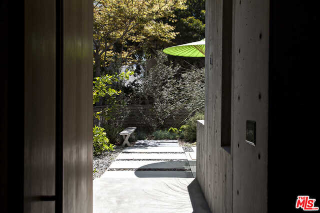 21 27th Avenue Venice, CA 90291 - Photo 6 of 37