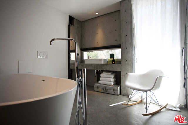 21 27th Avenue Venice, CA 90291 - Photo 10 of 37