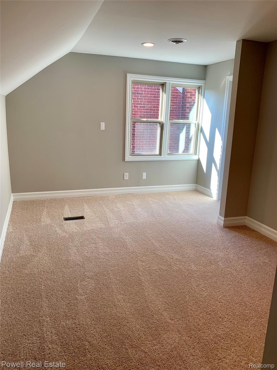 465 Kerby Road Grosse Pointe, MI 48236 - Photo 38 of 60 0EC35747-F566-48D3-A6ED-3F55091C6728.jpeg