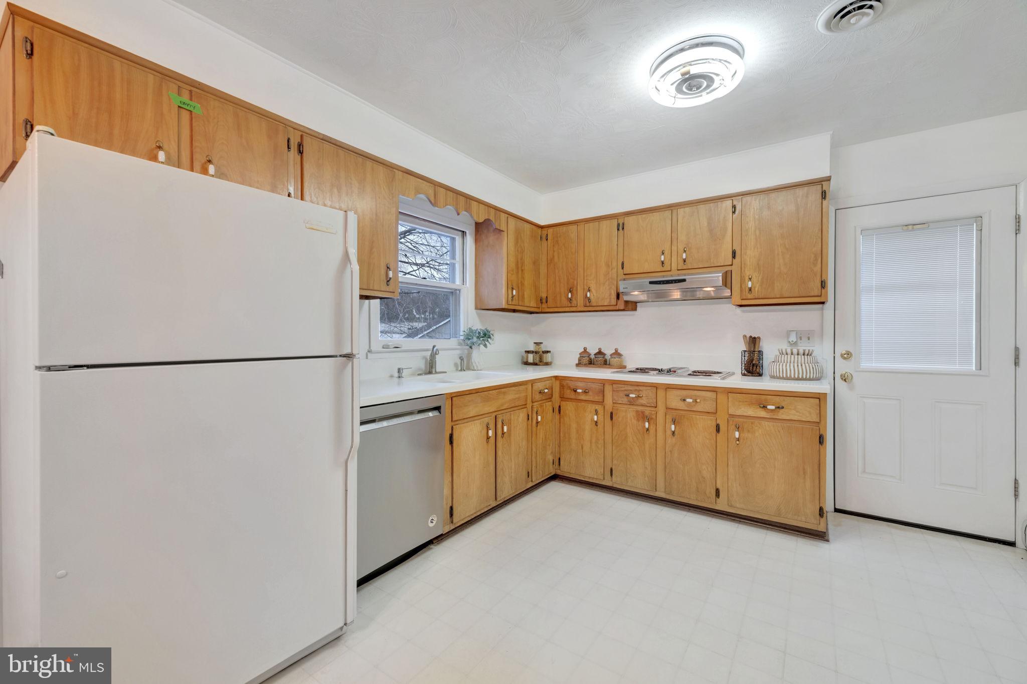 536 Mayo Road Edgewater, MD 21037 - Photo 11 of 36 Gallery Image 11