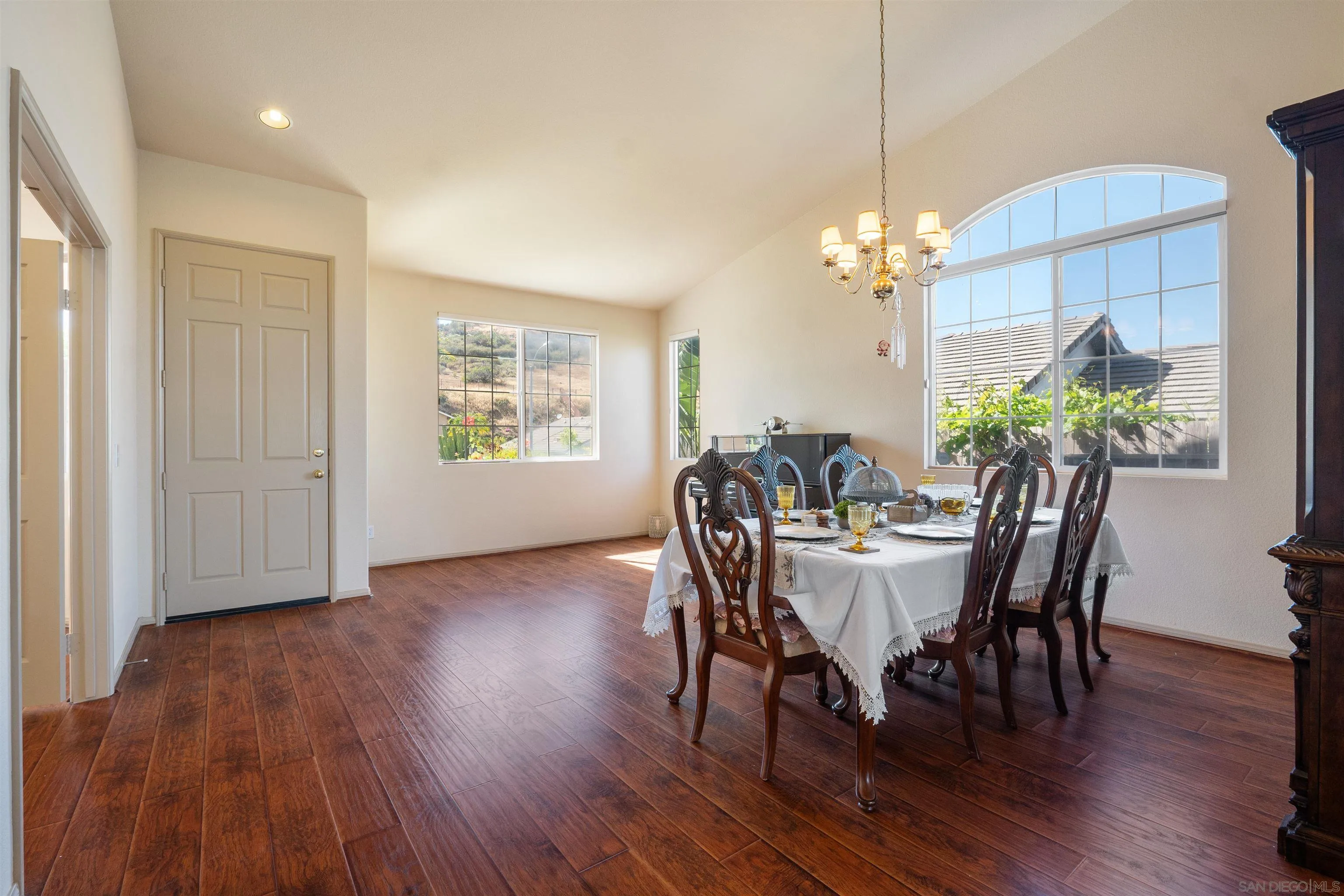 1992 Ridge Way Glen Escondido, CA 92029 - Photo 12 of 31