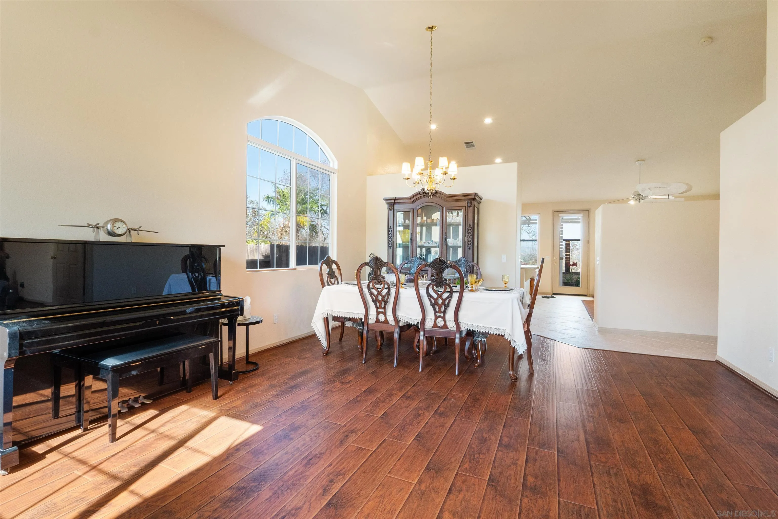 1992 Ridge Way Glen Escondido, CA 92029 - Photo 13 of 31