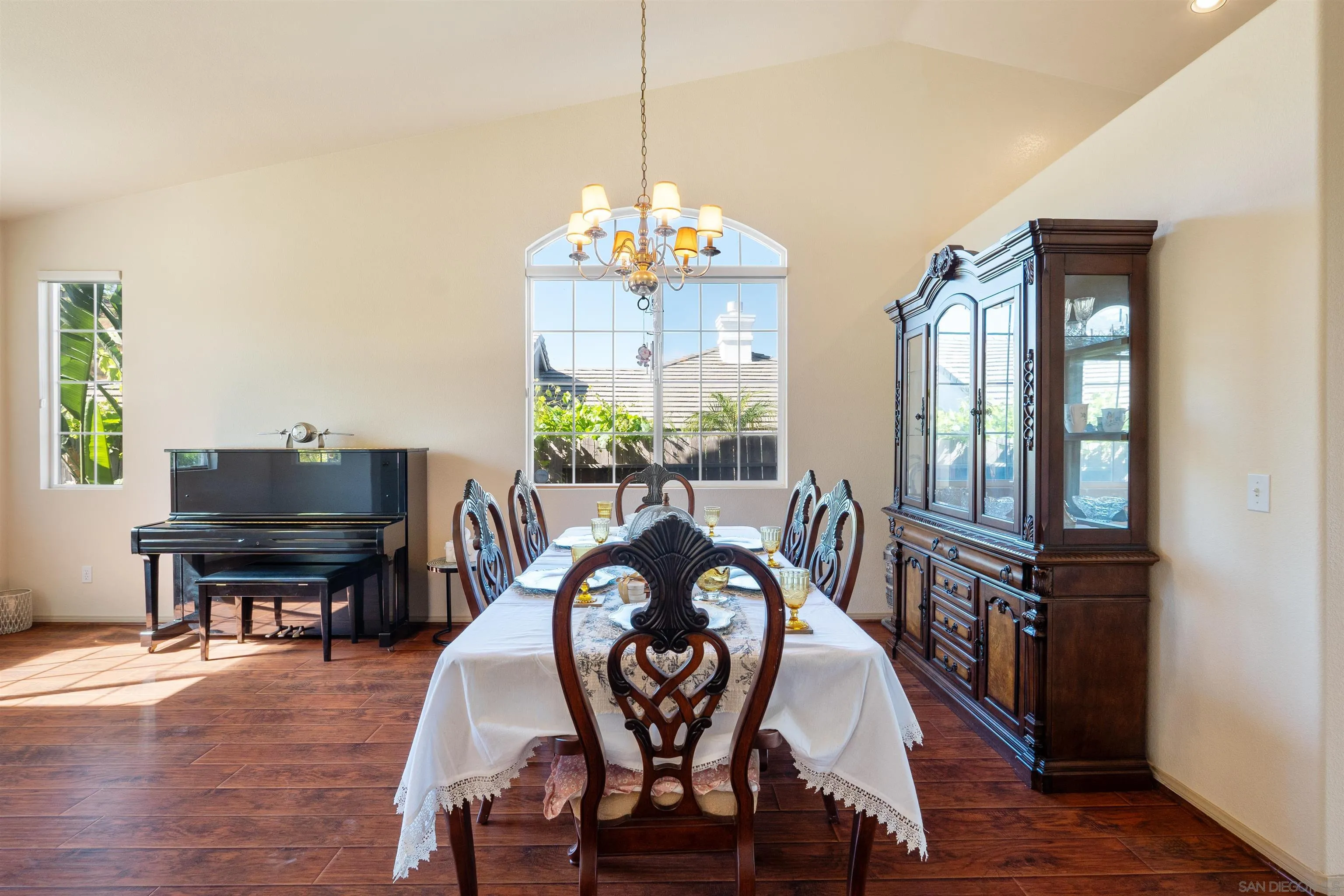 1992 Ridge Way Glen Escondido, CA 92029 - Photo 14 of 31