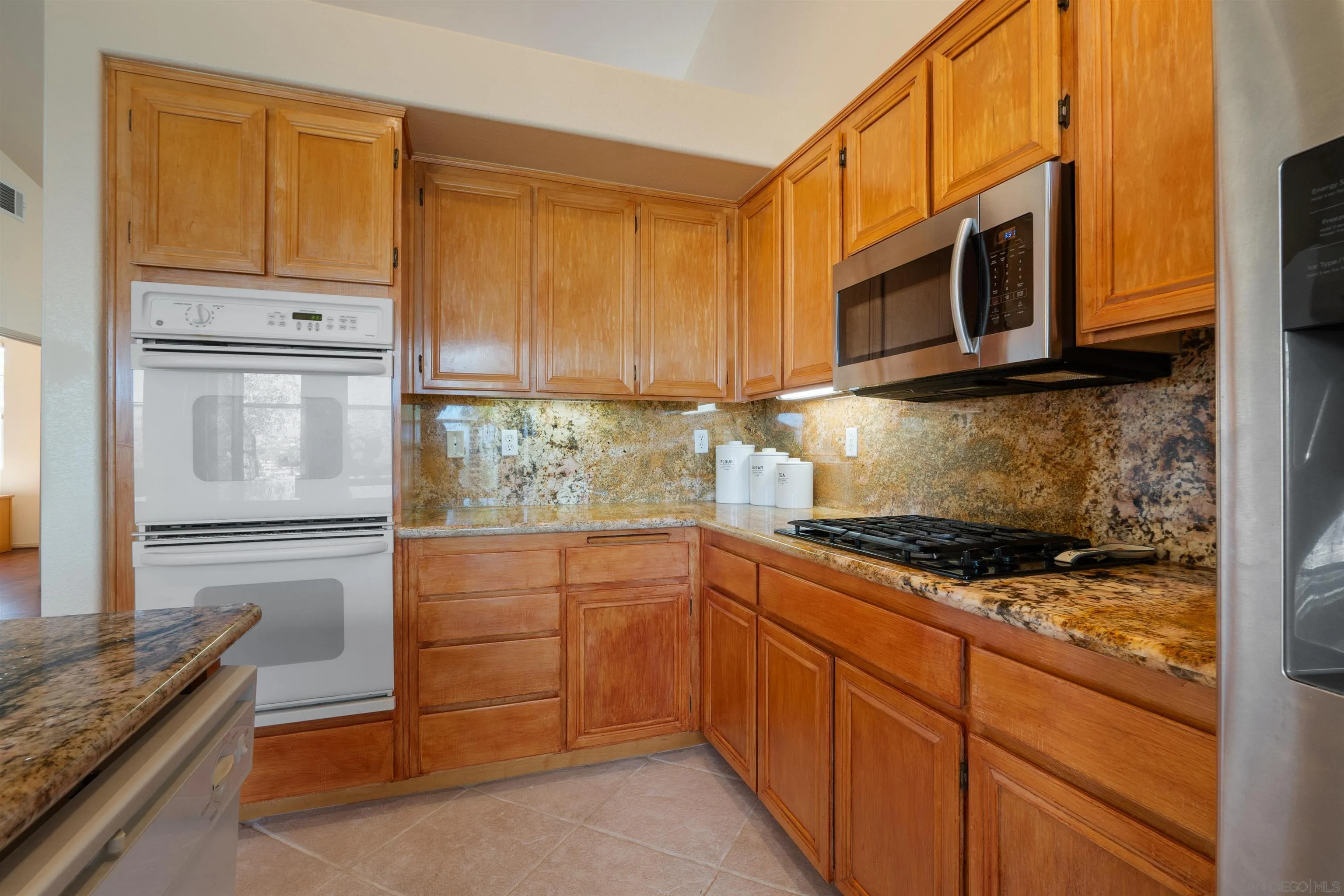 1992 Ridge Way Glen Escondido, CA 92029 - Photo 18 of 31