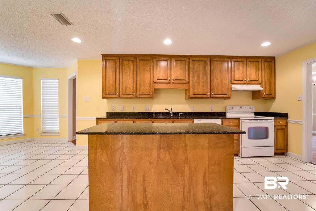 644 Southern Way Daphne, AL 36527 - Photo 13 of 27