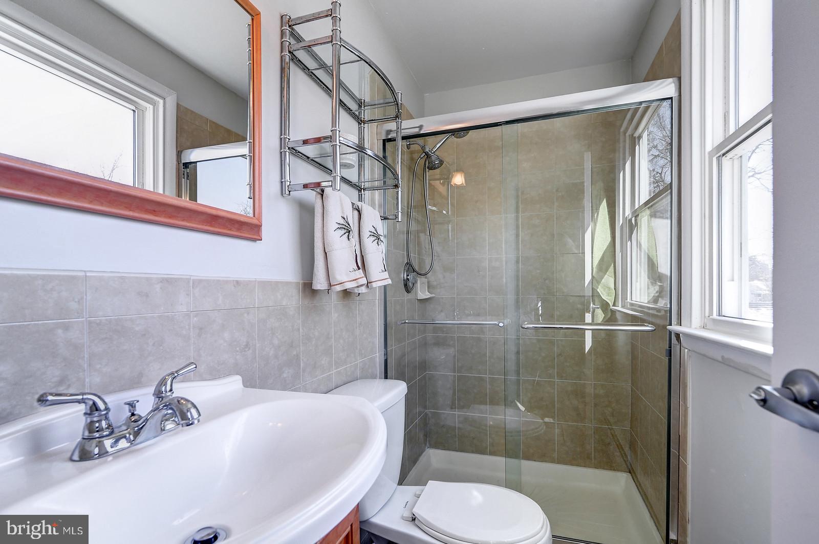 75 Rhodes Avenue Ewing, NJ 08638 - Photo 18 of 25 Gallery Image 18