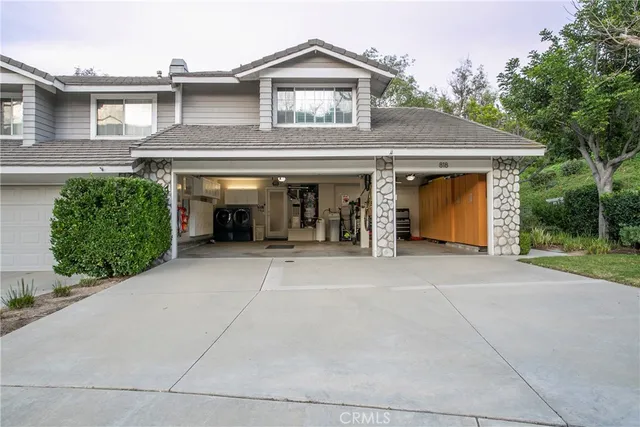 $1,145,000 | 818 South Amber Lane, Anaheim Hills, CA 92807
