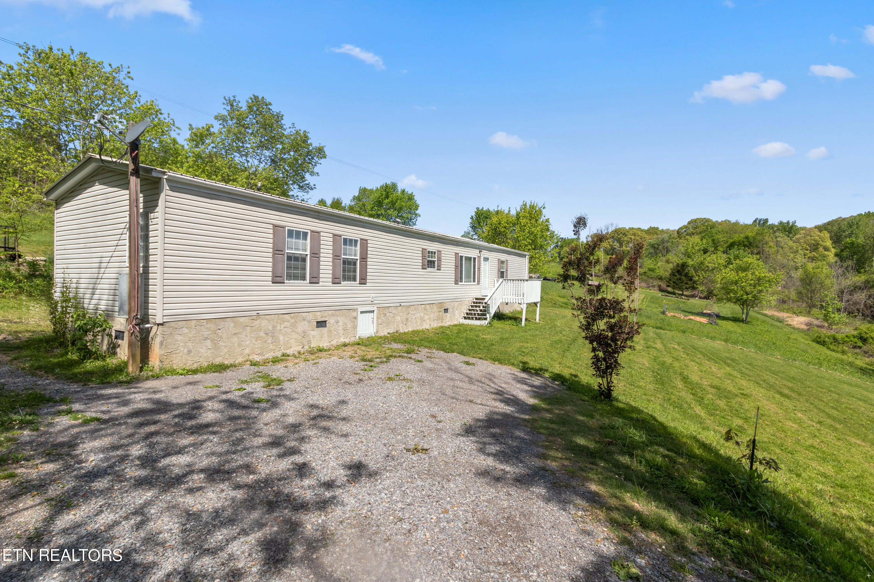 437 Bland Road Clinton, TN 37716 - Photo 2 of 20 Positive Perceptions-2 (2)