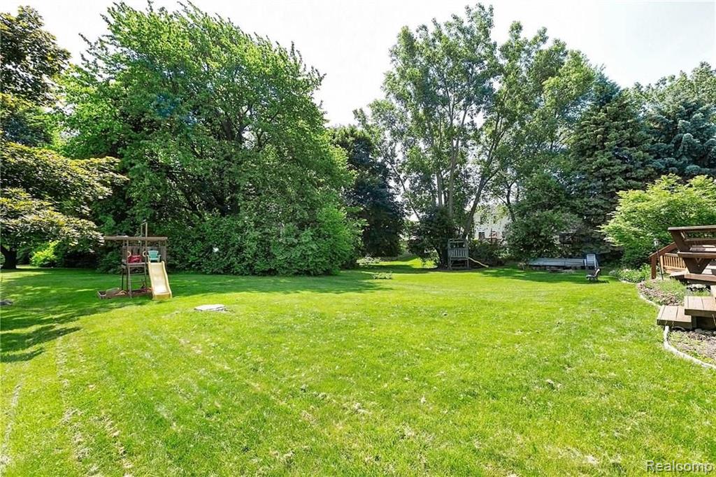 623 Bolinger Street Rochester Hills, MI 48307 - Photo 32 of 36