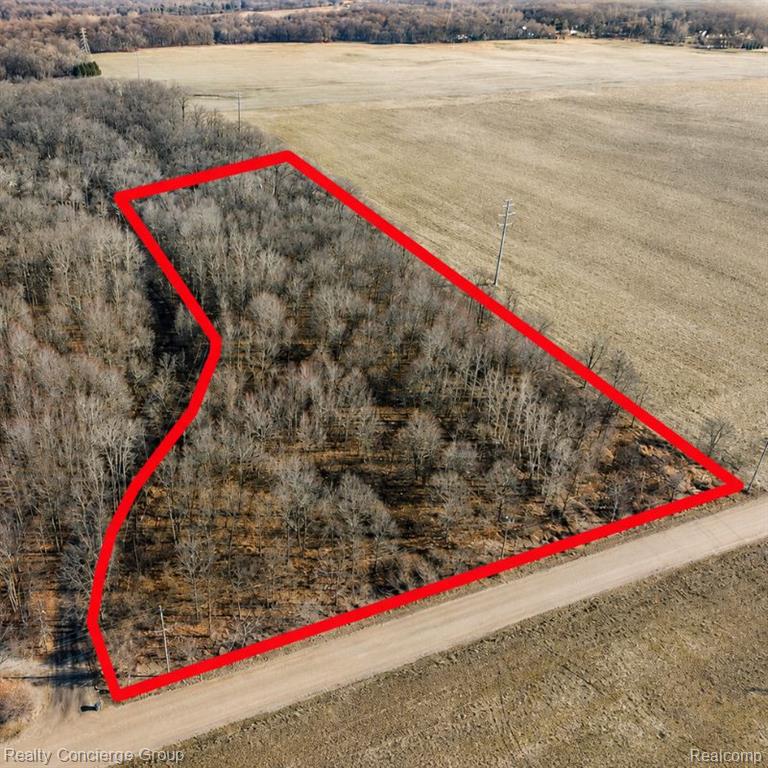 2681 Fisk Road Howell, MI 48843 - Photo 1 of 19